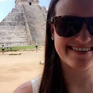 Meet your Posher, Alicia